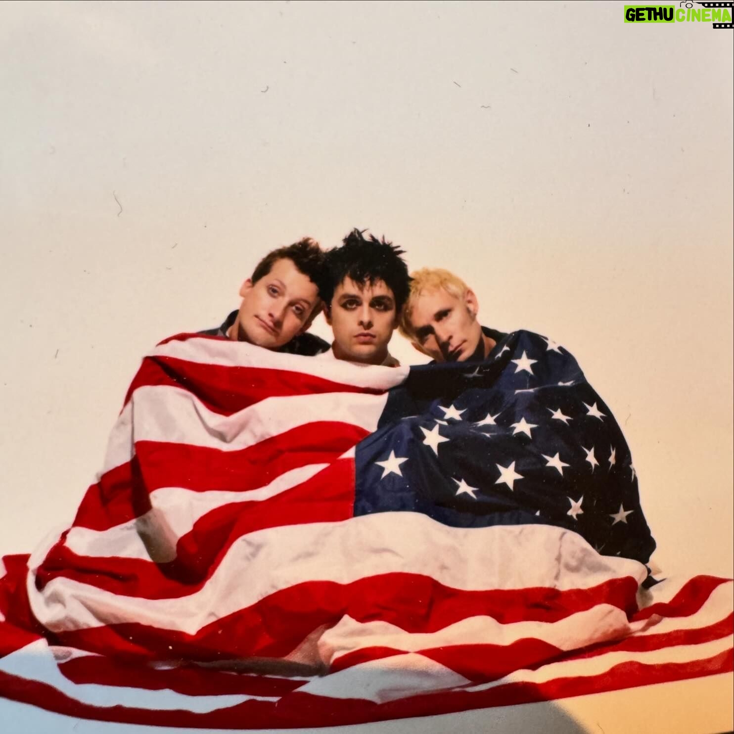 Billie Joe Armstrong - 89.7K Likes - How y’all feelin out there?