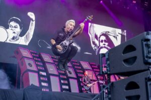 Billie Joe Armstrong Instagram - Catching air in IRELAND 🇮🇪 🇮🇪🇮🇪🇮🇪🇮🇪🇮🇪🇮🇪🇮🇪🇮🇪🇮🇪🇮🇪🇮🇪🇮🇪🇮🇪.. I remember the first time playing in Dublin. We played upstairs from a pub. No one was aloud to dance in fear the room would collapse onto the pub. 1991! Who was there? Last night was a stunner!! Eternally grateful to all our Irish family!!