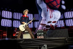 Billie Joe Armstrong Instagram - Words can’t express my gratitude for you Milano.. like we say in the east bay. I hella love ❤️ Italy 🇮🇹. All photos by @paranoidtrooper