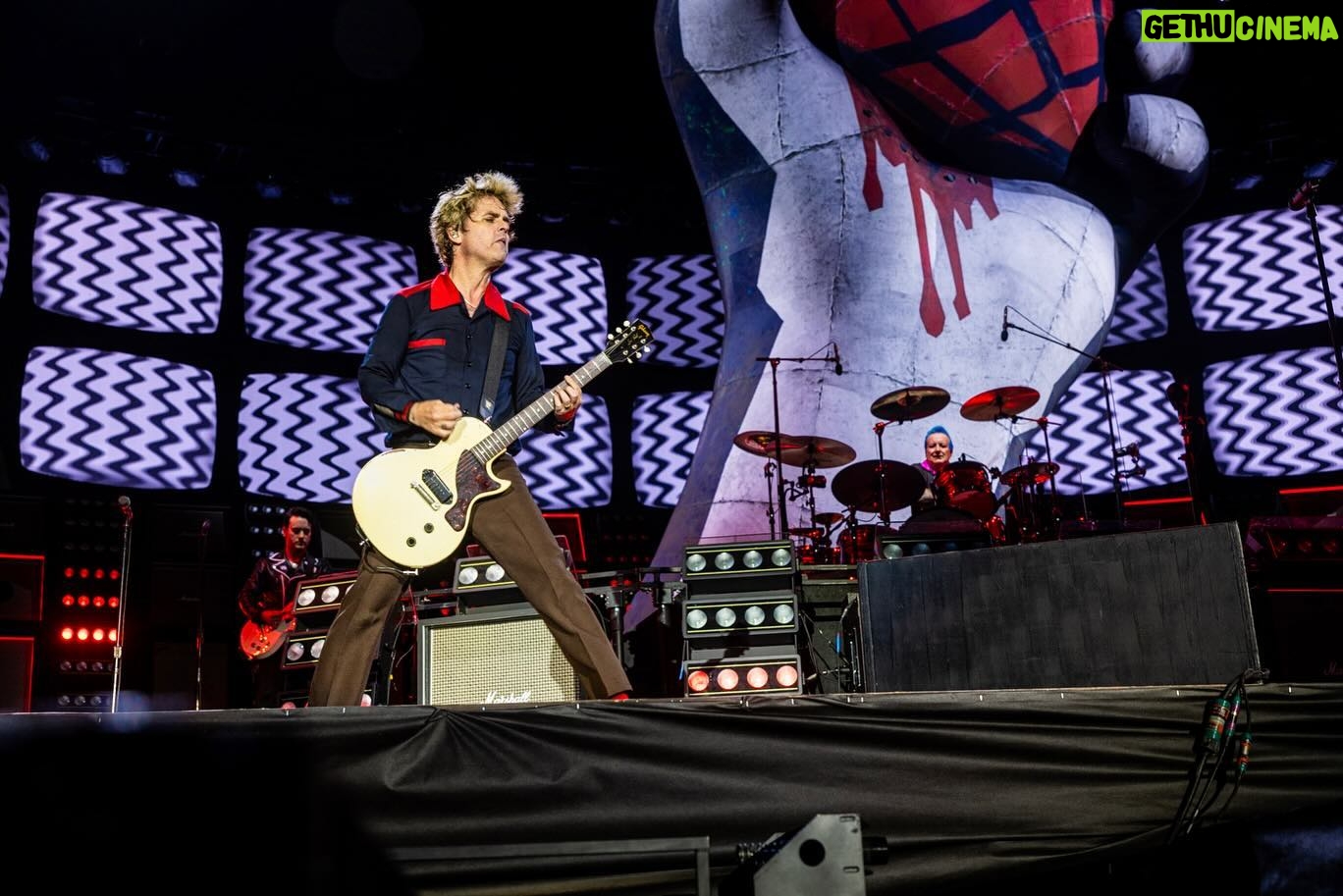 Billie Joe Armstrong - 75.1K Likes - Words can’t express my gratitude for you Milano.. like we say in the east bay. I hella love ❤️ Italy 🇮🇹. All photos by @paranoidtrooper