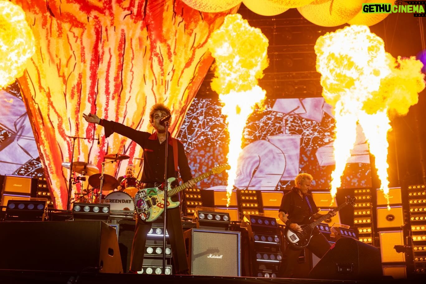 Billie Joe Armstrong - 75.1K Likes - Words can’t express my gratitude for you Milano.. like we say in the east bay. I hella love ❤️ Italy 🇮🇹. All photos by @paranoidtrooper