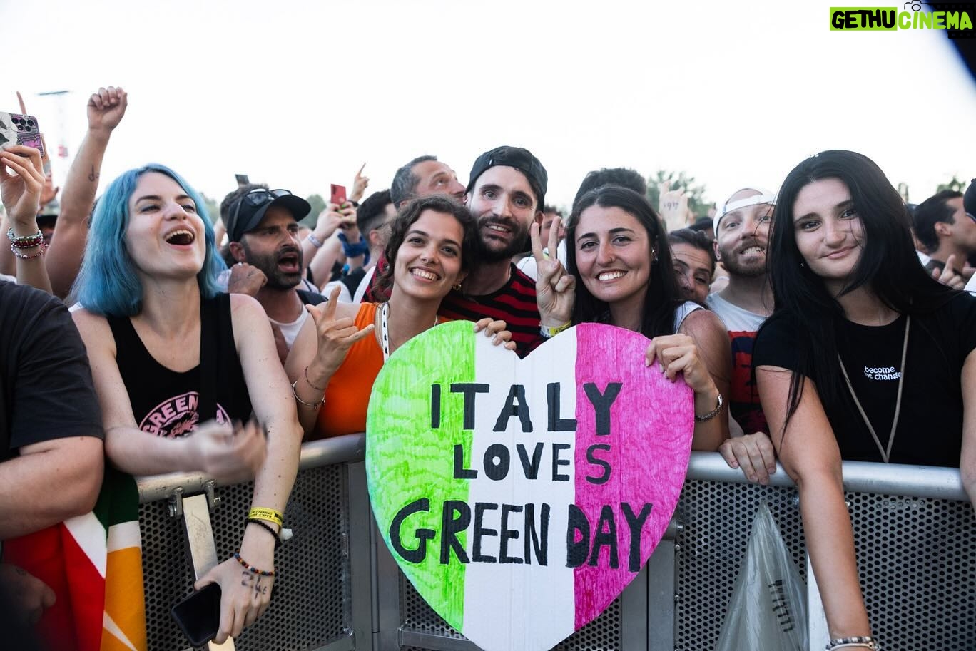 Billie Joe Armstrong - 75.1K Likes - Words can’t express my gratitude for you Milano.. like we say in the east bay. I hella love ❤️ Italy 🇮🇹. All photos by @paranoidtrooper
