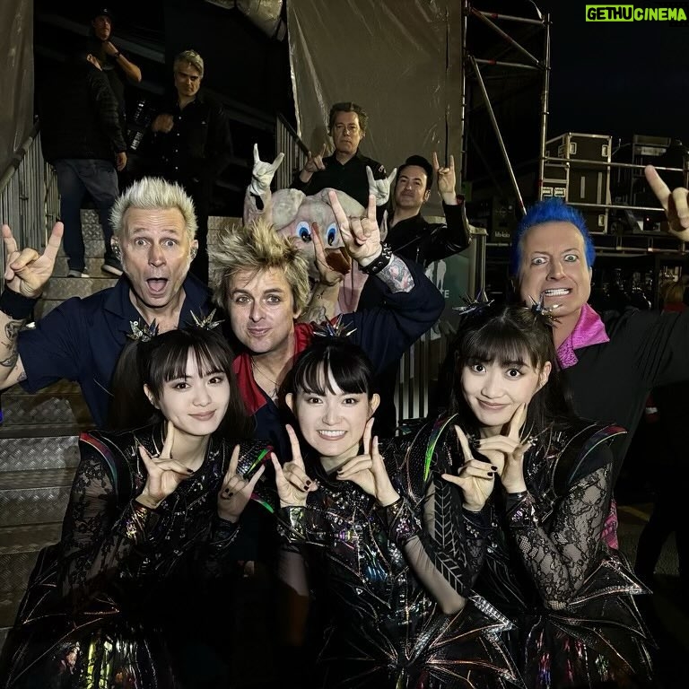 Billie Joe Armstrong - 105.4K Likes - With Baby Metal!! @babymetal_official
