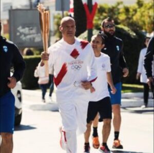 Billy Zane Instagram - Now that the #olympics are over I reminisce about the Ill fated 2020 Tokyo Olympiad that was cancelled due to Covid just after I ran the torch for #Greece and the #UnitedStates through the streets of #sparta What an honor. What a memory. 🇬🇷🇺🇸