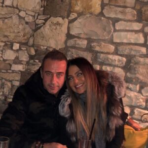 Binnaz Avcı Instagram - Yıllar geçiyor 🧿💙bizde saatler 7/24
Sevincimiz yan yana,kederimiz üzüntümüzde... en güzel kahkaları beraber attık seninle,en beterini gözyaşının...sınandık hastalıkta sağlıkta sözünle,belki bir acil odasında tartıştık ama sonunu kahkahaya bağladık "biz" işte hep bi başardık🧿🧿hayatın ne getireceği herkes için bir muamma...hatıralarımız ve "an"sadece sahip olduğumuz....Geçen yıllarımıza baktığımda gülümsüyorum... ve teşekkür ediyorum sabrımıza sevgimize...Bizim özel günümüz çok🙈bugün evlendiğimiz gün seninle @m_m_acar nicelerini görelim sağlıkla ve hep aşkla 💙🧿 #aşk