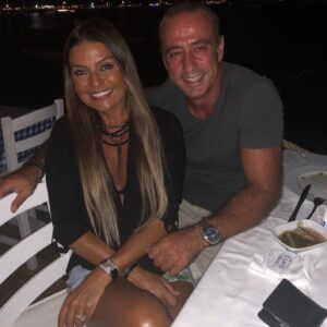 Binnaz Avcı Instagram - Yıllar geçiyor 🧿💙bizde saatler 7/24
Sevincimiz yan yana,kederimiz üzüntümüzde... en güzel kahkaları beraber attık seninle,en beterini gözyaşının...sınandık hastalıkta sağlıkta sözünle,belki bir acil odasında tartıştık ama sonunu kahkahaya bağladık "biz" işte hep bi başardık🧿🧿hayatın ne getireceği herkes için bir muamma...hatıralarımız ve "an"sadece sahip olduğumuz....Geçen yıllarımıza baktığımda gülümsüyorum... ve teşekkür ediyorum sabrımıza sevgimize...Bizim özel günümüz çok🙈bugün evlendiğimiz gün seninle @m_m_acar nicelerini görelim sağlıkla ve hep aşkla 💙🧿 #aşk