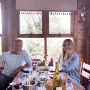 Binnaz Avcı Instagram - Yıllar geçiyor 🧿💙bizde saatler 7/24
Sevincimiz yan yana,kederimiz üzüntümüzde... en güzel kahkaları beraber attık seninle,en beterini gözyaşının...sınandık hastalıkta sağlıkta sözünle,belki bir acil odasında tartıştık ama sonunu kahkahaya bağladık "biz" işte hep bi başardık🧿🧿hayatın ne getireceği herkes için bir muamma...hatıralarımız ve "an"sadece sahip olduğumuz....Geçen yıllarımıza baktığımda gülümsüyorum... ve teşekkür ediyorum sabrımıza sevgimize...Bizim özel günümüz çok🙈bugün evlendiğimiz gün seninle @m_m_acar nicelerini görelim sağlıkla ve hep aşkla 💙🧿 #aşk