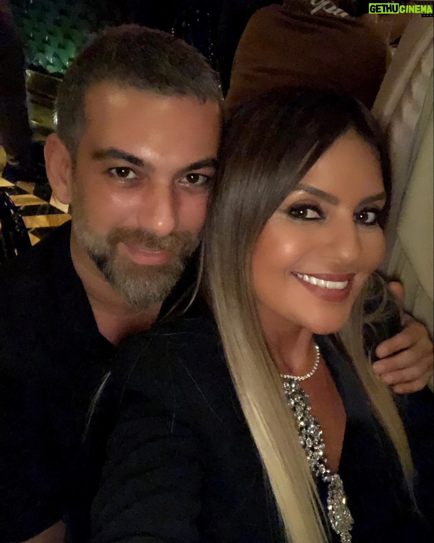 Binnaz Avcı - 784 Likes - Hep böyle bir sarmaş dolaş @hakanakkaya en kötü günümde ya da en mutlu günümde hep sen,hayatımın güzel bir sayfasısın doğumgünün kutlu olsun🎂🙏❤️yolculuğumuz hep kalp kalbe olsun
Seni seviyorum ❤️