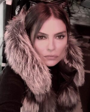 Binnaz Avcı Instagram - Bugün 2017'miş 😊