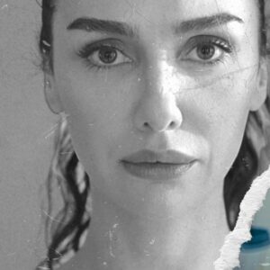Birce Akalay Instagram - _______Precious moments of my dearest Önem Özülkü.

“Graveyard” Season II. soon.

@apooguz 
@ansproduksiyon 
@netflixturkiye 
@mezarlikfilm 

♥️

📷 @direnduzgun