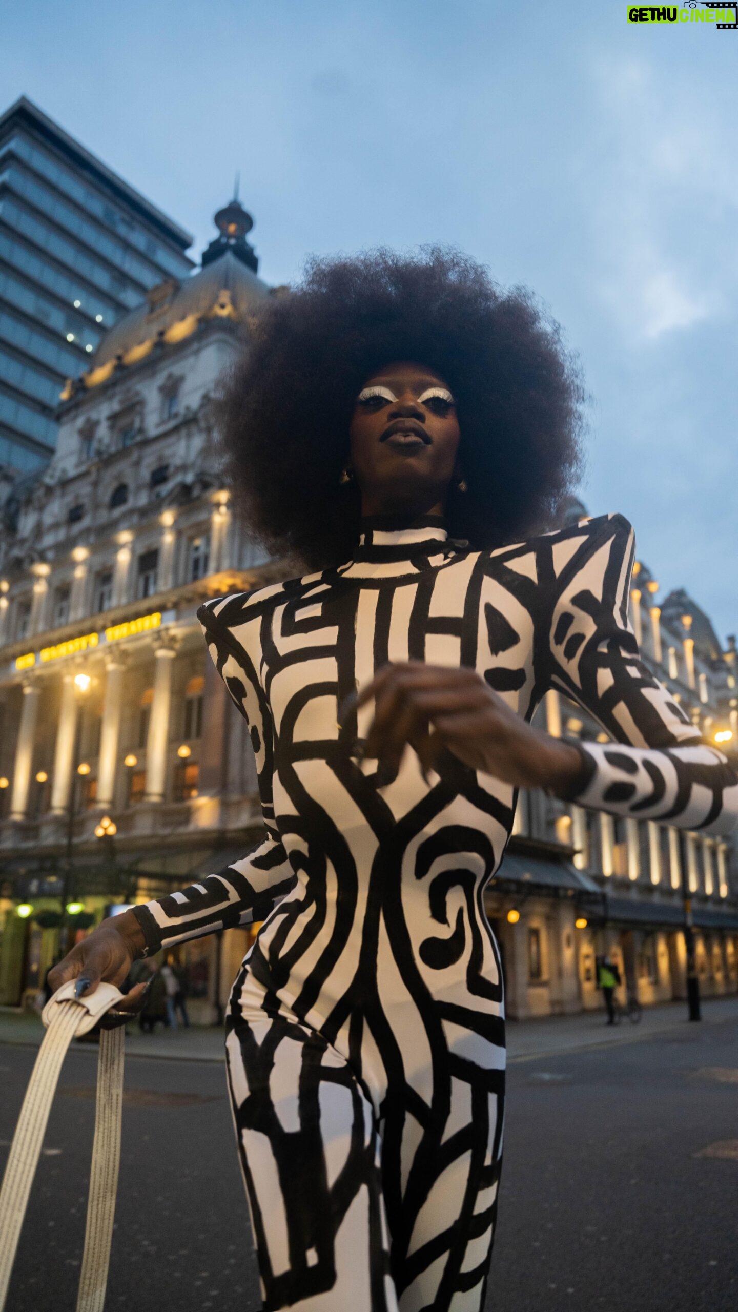 Black Peppa - 3 Likes - Graphic Glam for @iamblackpeppa @londonfashionweek
Photography & Videography @ivantruewizard
Makeup @jackoliverx using @kvdbeauty @natashadenona @inglotuk @maccosmeticsuk @onesize @fentybeauty @fentyskin @proshine_by_cdm @weledauk @atehjewelbeauty @trixiecosmetics @makeupforever @eldorafalseeyelashes
Nails @nailsanthonys
Music @gretelhanlyn