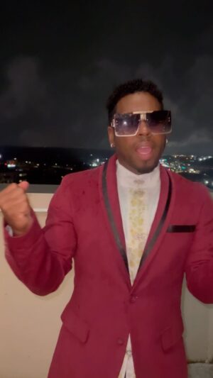 Bobby V Instagram - This song is so #dope 
#karma off the live album out now!!!🌹❤️❤️
#bobbyv #live #album #outnow 
#hiddengem #undergroundlove