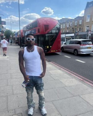 Bobby V Instagram - #london🇬🇧 ☀️🌞
A time was had ❤️💕🚀✈️