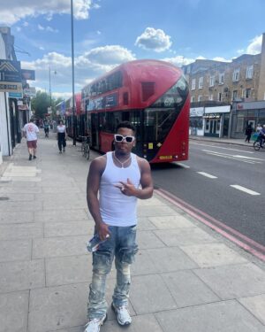 Bobby V Instagram - #london🇬🇧 ☀️🌞
A time was had ❤️💕🚀✈️