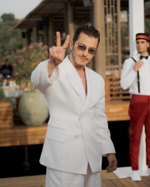 Boran Kuzum Instagram - welcome to Bodrum, @cartier 
Thanks for these wonderful times with amazing people.
@begsaruhan @nimarcotin @ehab_ammar @souhir.ben.hamida @rbz.sarah 
Photography @pierre__mouton 
Styling @jonathan_huguet 
Hair @mustafa_akguul 
MUA @burkhu 

#reklam