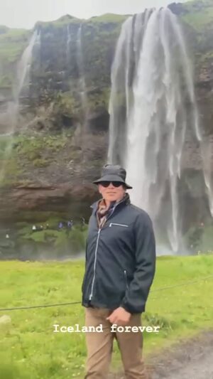 Boris Izaguirre Instagram - Un tiempo ideal! Altas temperaturas? Islandia es lo mejor🇳🇴! Gracias Claudia y Carlo por una experiencia de este a oeste, sur y norte en un pais ideal! Tan Julio Verne como Romulo Gallegos, tan bello como inesperado! Love, boris
