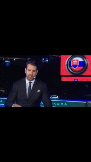 Boris Valábik Instagram - O Liborovi pred zápasom SVK-LAT
#hokej
#ctsport
#majstrovstvasvetavhokeji 
#studio