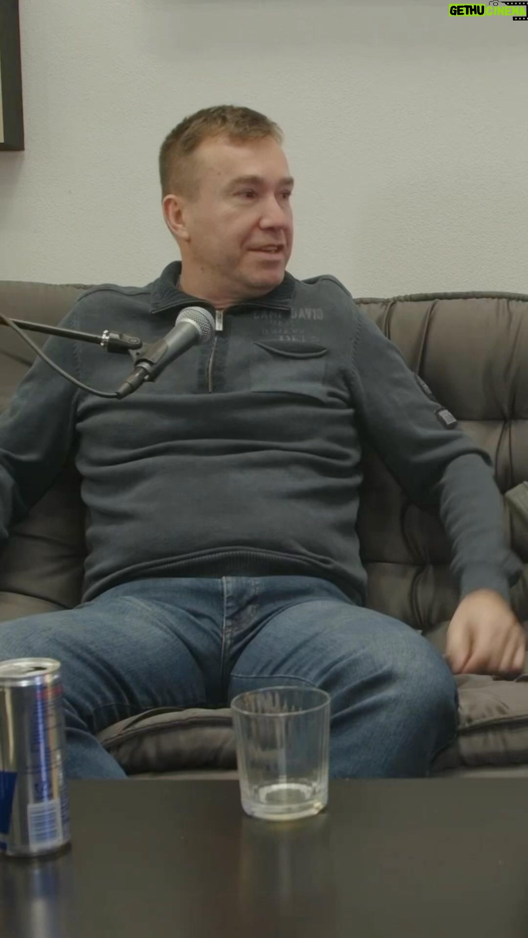 Boris Valábik - 2.8K Likes - Boris&Brambor Začína ‼️ tromi časťami so Žigom aj s videom‼️ všetky B&B podkasty a bonusový obsah na aplikácii Toldo/Boris&Brambor. ✅Link v BIO✅