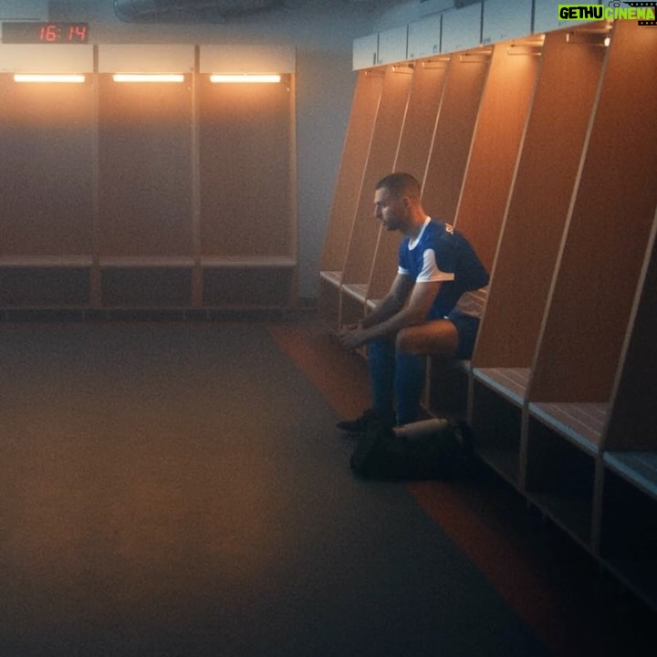 Boris Valábik - 1.1K Likes - Zapojil som sa, pretože dúfam, že nie som jediný, kto nevníma členstvo v NATO ako niečo politické, ako niečo, čím chceme niekomu ublížiť. Ale ako niečo, kde sme ako tím silnejší. Ako som si ja vedel zastať spoluhráčov na ľade, tak dúfam, že si niekto zastane nás, ak to kedykoľvek bude Slovensko potrebovať.