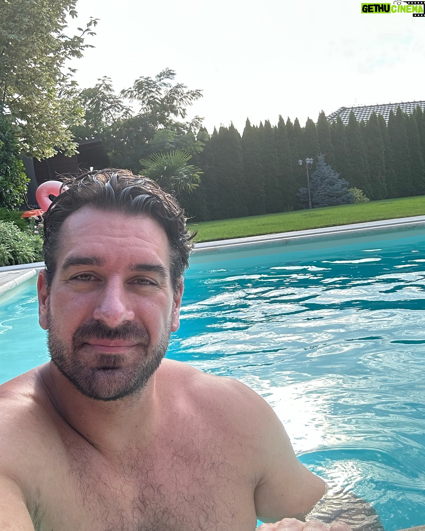 Boris Valábik - 1.3K Likes - Moje lenivé, introvertné "ja" toho veľa v lete nepotrebuje. A už vôbec nie spoznávacie zájazdy 😁
#vacationathome
#dovolenka