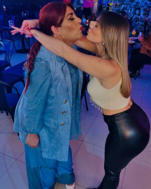 Botota Fox Instagram - Te amo ❤️💕 mi @_faloon_ hermosa !!! Estuvo tremendooooo💥💥💥💥
El domingo se estrena por mi canal de @youtube 🎉
Gracias a todo el público que nos acompañó‼️