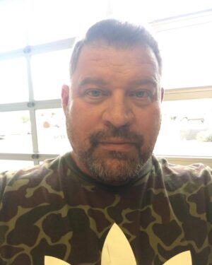Brad William Henke Instagram - Just got a haircut 💈. Worked out every day this week 🚴🏼‍♀️🏋🏻‍♂️🥋🥊 @erik.navarrete310 been killing me.  Jumped in the ocean yesterday 🏝. Life is good 👍🏻