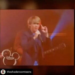 Brandon Mychal Smith Instagram - #Starstruck Such unbelievable memories making this movie !! Thankyou to the amazing producers cast & crew and my amazing family over @disney for allowing me the opportunity to be a big kid & bring joy and fun into the homes of families around the #World !!! #disney 
#StarStruck2 @disney @disneyplus hmmmmmmmmmmm 🙈😉
@thedaniellecampbell @realsterling @chelseakane