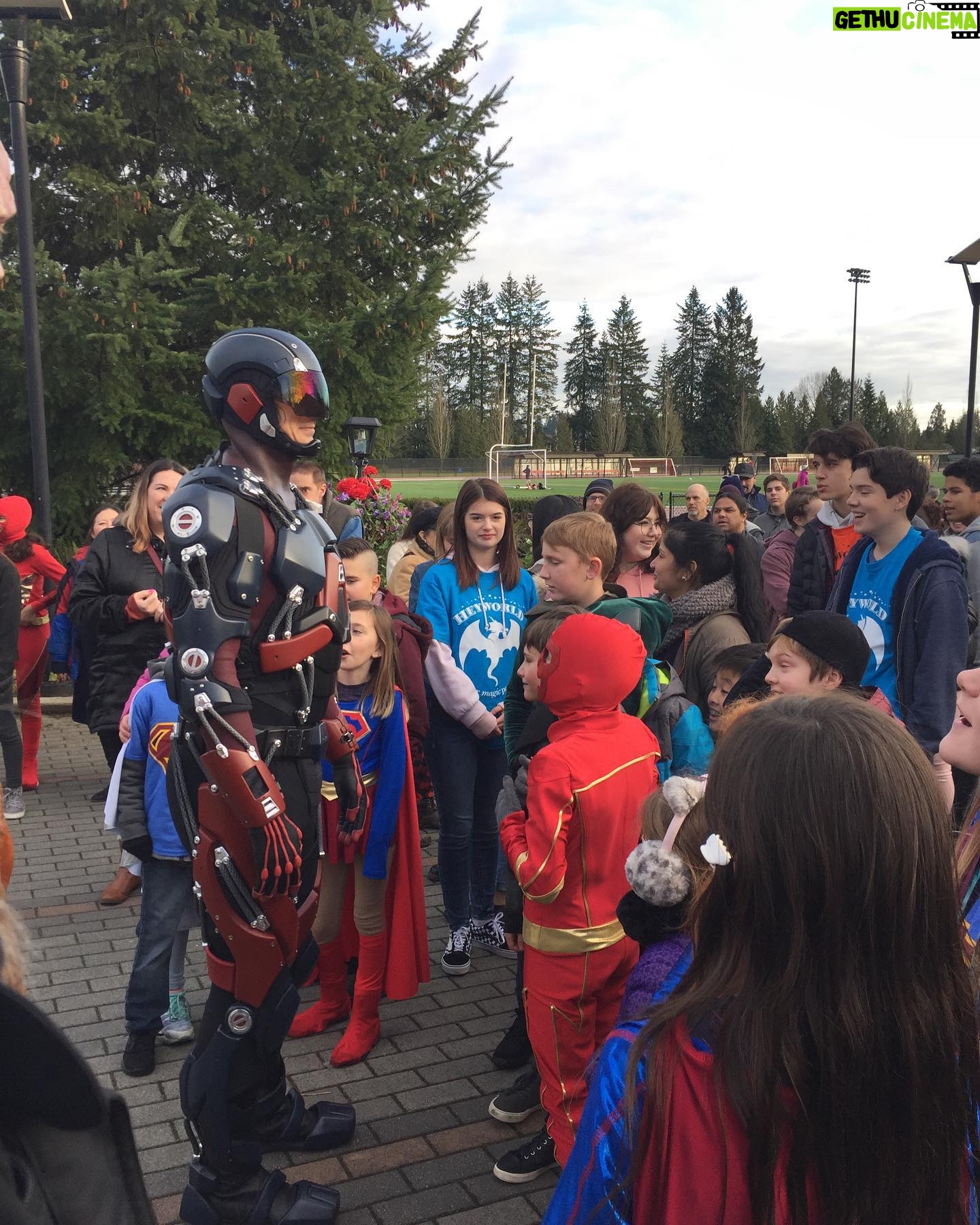 Brandon Routh - 168K Likes - Hi All,
I have such great resistance in my body in writing this—having to accept that the time has come.
There are so many wonderful things to say about my experience on #LegendsOfTomorrow—but in light of the current global threat—I’ll be brief.
I’m eternally grateful to the CW, WB, DC and everyone personally involved in bringing me into the #Arrowverse. It has been an incredible ride with several unexpected joys along the way.
There are a multitude of wonderful, dedicated, and hardworking crew members and cast members across multiple shows that I’ve been able to team up with. Thank you to all.
Thank you especially to my #Legends family, on-set crew, office staff, writers, and cast. Also thank you to the media & reviewers who get us, & let the world know! You all have made the experience worthwhile, for me personally, and I think, for the fans as well. Speaking of... #FanFamily—thank you for being you. For loving this show and allowing us to grow through our awkward teenage years. There is no show without you. I’m so grateful that we found you—you found us! It’s been a joy collaborating with you. 🧡
We are a show for those who are okay with accepting the flaws of others—because they are working on accepting their own. We are goofy, irreverent and earnest all at the same time. Hopefully showing a world where many different types of people can exist—not always perfectly, but always with humor. A balance of Light & Dark. Pessimism & Optimism. Free Will & Destiny.
There’s no disputing it’s been a challenge to say goodbye. And that’s because we love this show, these characters, and you the fans. ❤️🙏🏼 With love & gratitude,
Brandon Routh
#RayPalmer #TheATOM