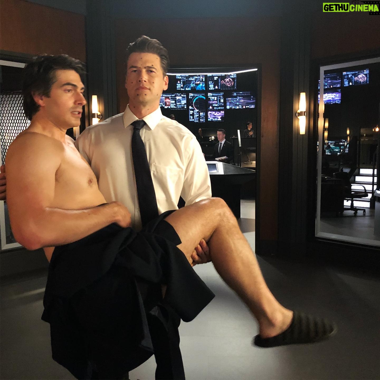 Brandon Routh - 81K Likes - #HappyBirthday to my brother in arms (and the one time I was actually in his arms)—@nickzano!!!🎉
Through good times and bad, we’ve made the best of it and usually end up making each other laugh. 🙏🏼👊🏻🧡