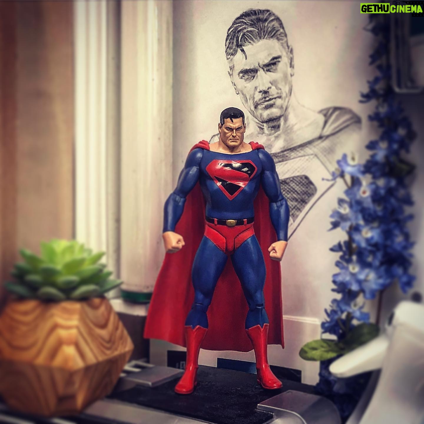 Brandon Routh - 58.1K Likes - #SuperShrine in #HairMakeupTrailer.
@redheadtattoos working her magic on the #SupermanHair! #CameraTest
Thanks to @thealexrossart for... well, the grand inspiration!
And @u_found_jason for letting us borrow the #KingdomCome statute. 👊🏻