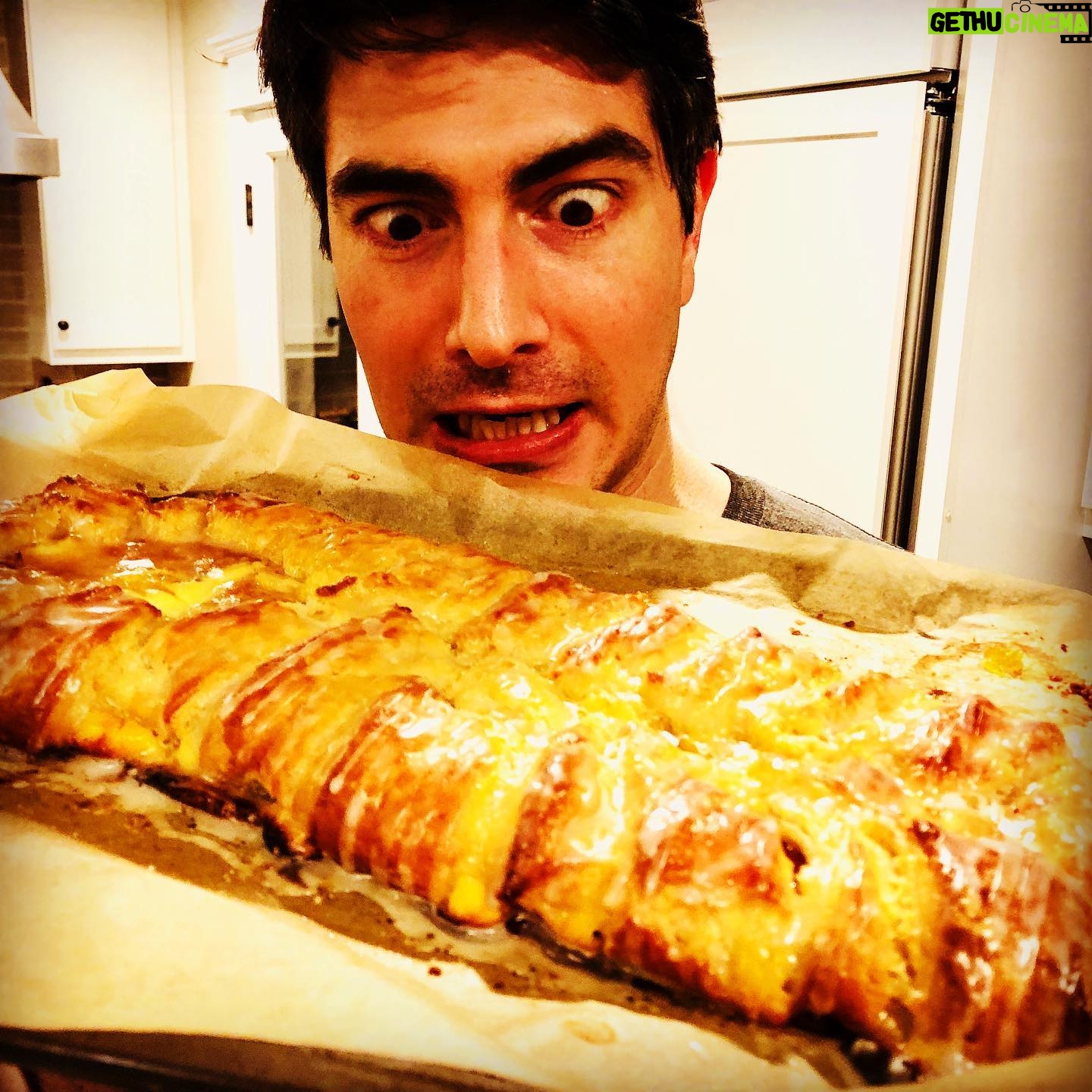 Brandon Routh - 78.5K Likes - Living with a baker, you can have cake anytime—so this year I switched it up for my birthday (Friday) and asked for my favorite #GlutenFree pastry!!!🍴😁 #Peach
Thank you for all the very kind bday wishes over the weekend!
My only wish is that, if you’re a US citizen, please exercise your right to vote!
Or even be a hero & volunteer to become a poll worker!
CC: @courtneyfordhere 👩🏻🍳