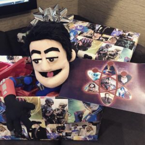 Brandon Routh Instagram - My final day of filming with my #LegendsFamily. I love you all & appreciate the 5 seasons we’ve spent together.
It hasn’t always been easy, but I think that’s what makes it harder to leave—getting through the growing pains of the first few seasons has bonded us. 👊🏻 And made the last three seasons a blast!
I’ve never been at a job this long, so this is new for me. 😢 I think I will miss you all and the fun we’ve had making this silly show on the #Waverider—as much as I’ll miss bringing #RayPalmer to life.
Love & blessings on a great finish to the season. 🙏🏼❤️❤️❤️