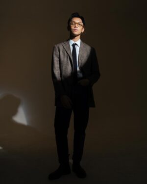 Brandon Salim Instagram - Kalo kata Mr Bean “Sometimes I don’t feel like going to work but then I remember I was born cute not rich”