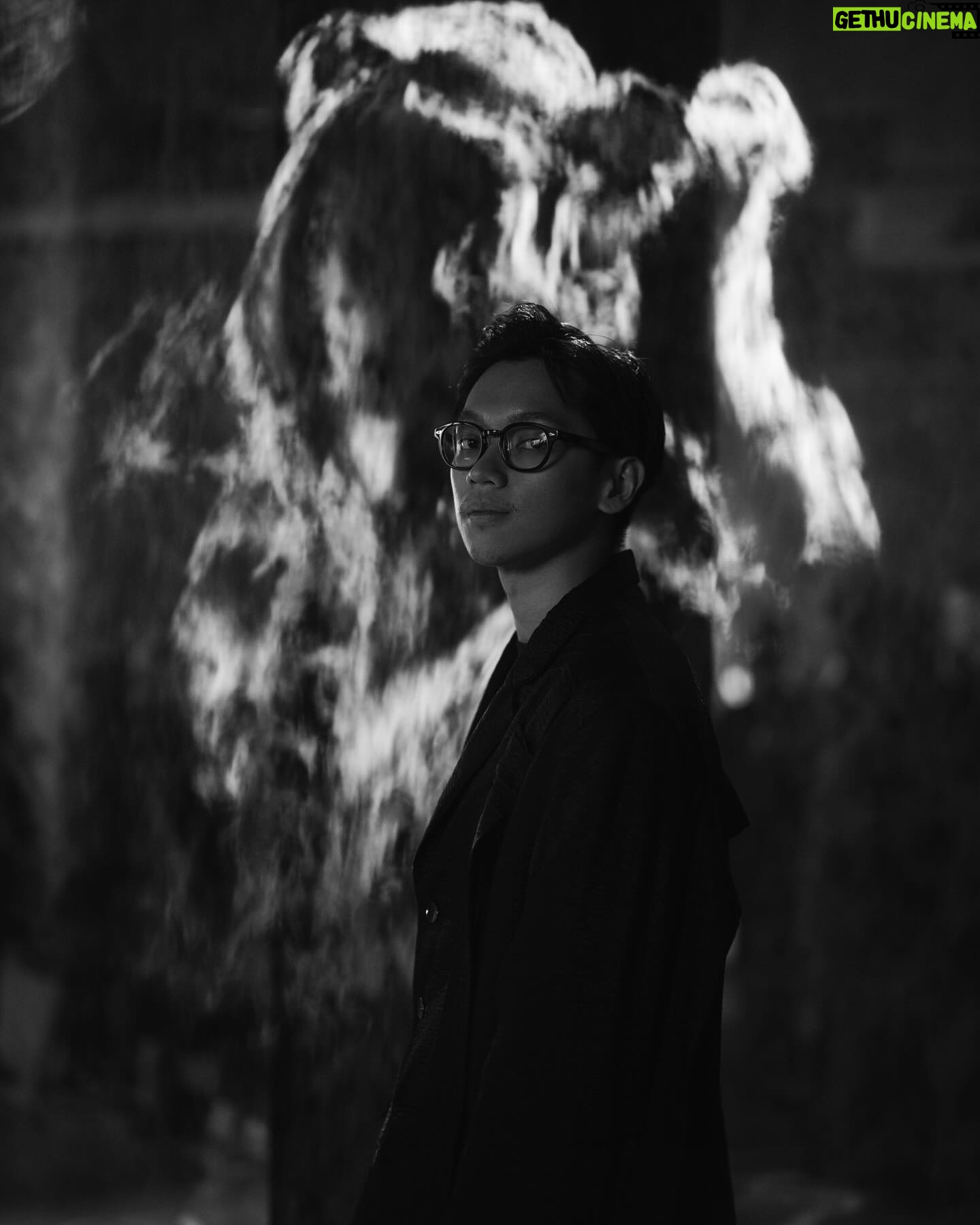 Brandon Salim - 28.9K Likes - Stepping into the abyss of glam at the YSL Beauty party.
What a wicked blackout night!
@yslbeauty #YSLBeauty #YSLBeautyID #myslfmjourney