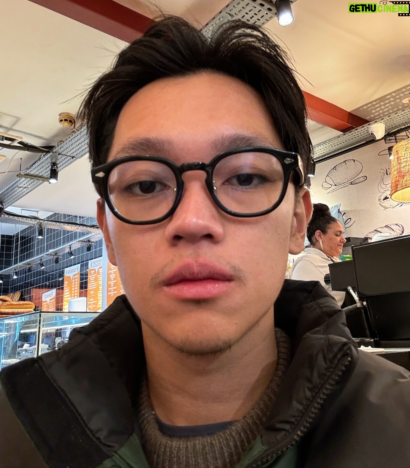 Brandon Salim - 42.4K Likes - ga kuat dingin