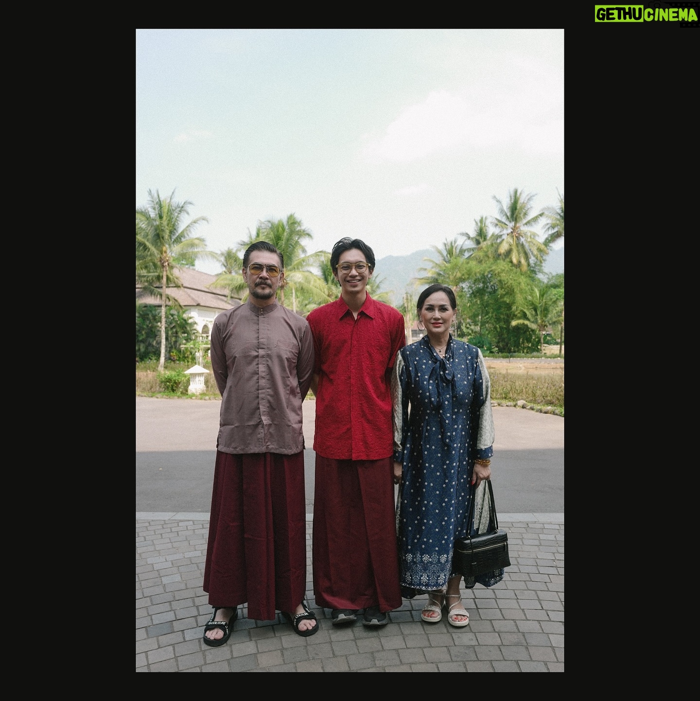 Brandon Salim - 25.6K Likes - Hi i am a photographer on Instagram and these are my photos today.
Taken with the 🔴
21:18 Tuesday
21-5-2024 Magelang