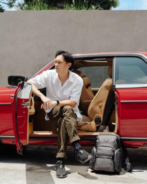 Brandon Salim Instagram - Stylish, functional, and always ready to go. My TUMI backpack is more than just a bag—it’s a lifestyle. 🎒🚗 

@mapfashion @tumitravel
#TUMI #TUMIIndonesia #TUMIBravo