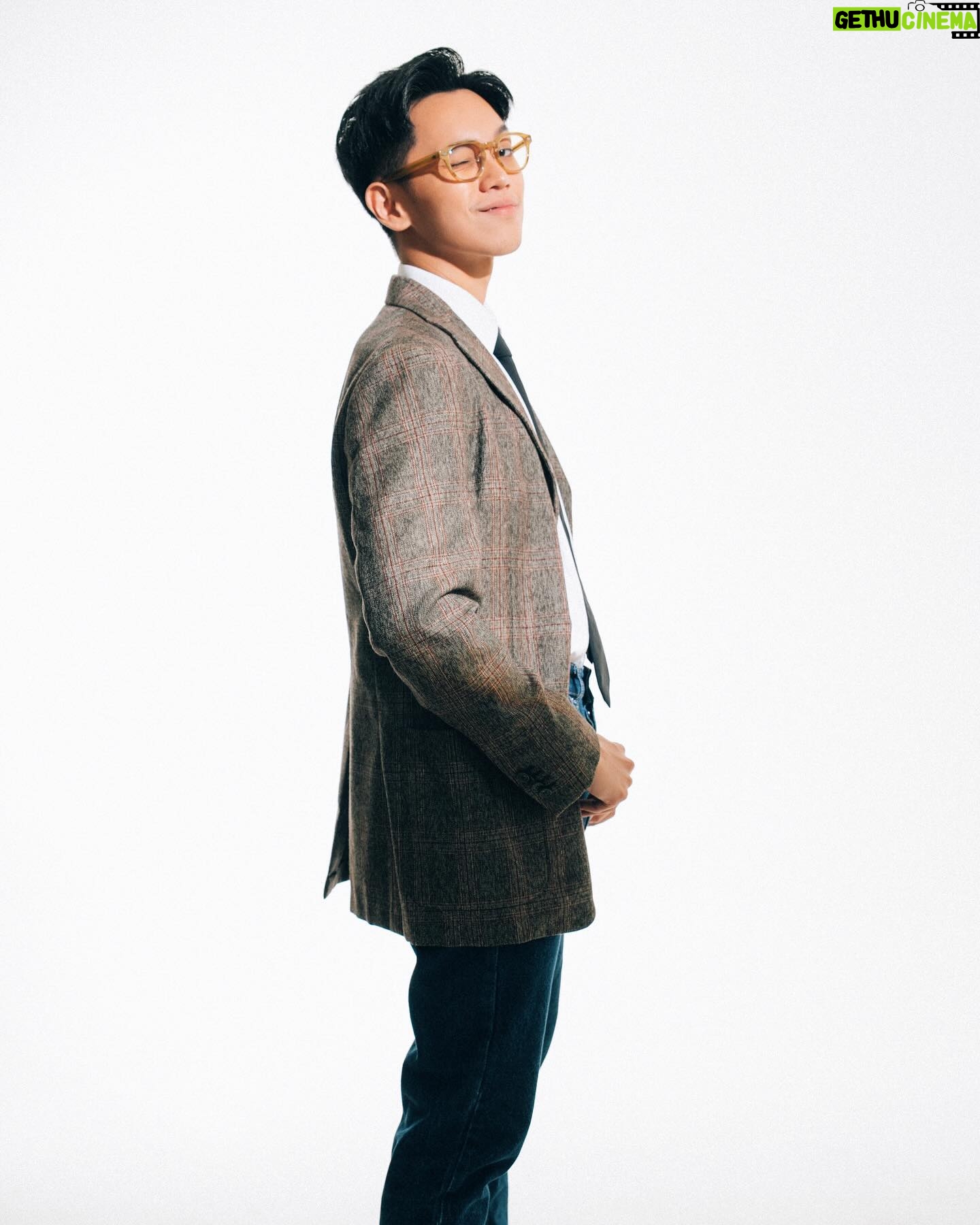 Brandon Salim - 43.5K Likes - Kalo kata Mr Bean “Sometimes I don’t feel like going to work but then I remember I was born cute not rich”