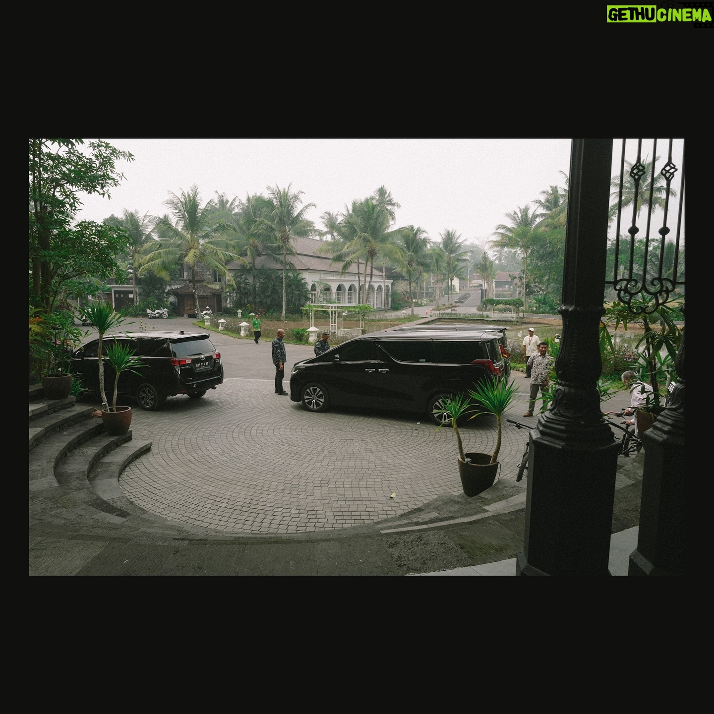 Brandon Salim - 25.6K Likes - Hi i am a photographer on Instagram and these are my photos today.
Taken with the 🔴
21:18 Tuesday
21-5-2024 Magelang