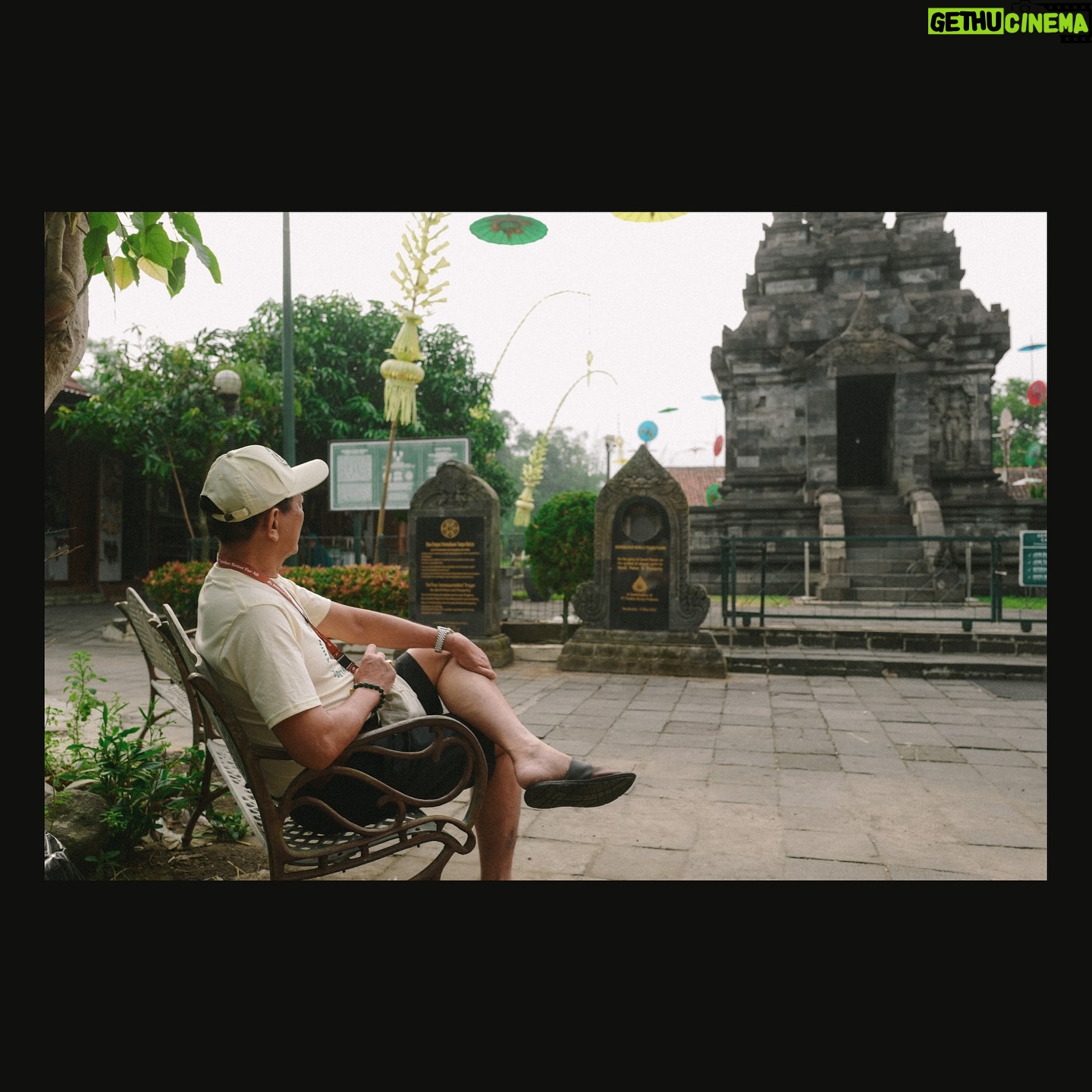 Brandon Salim - 25.6K Likes - Hi i am a photographer on Instagram and these are my photos today.
Taken with the 🔴
21:18 Tuesday
21-5-2024 Magelang