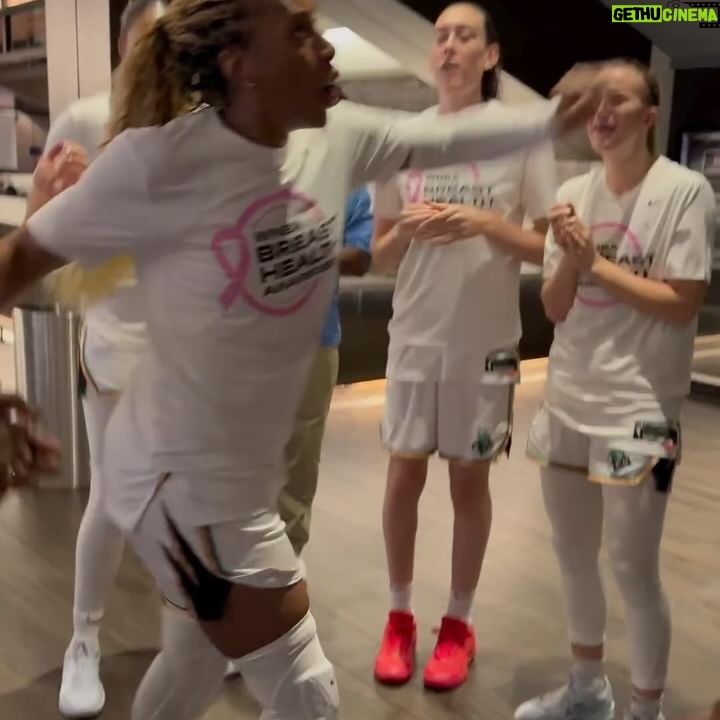 Breanna Stewart - 42.1K Likes - Wš