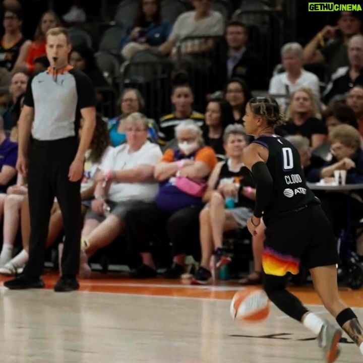 Breanna Stewart - 42.1K Likes - Wš
