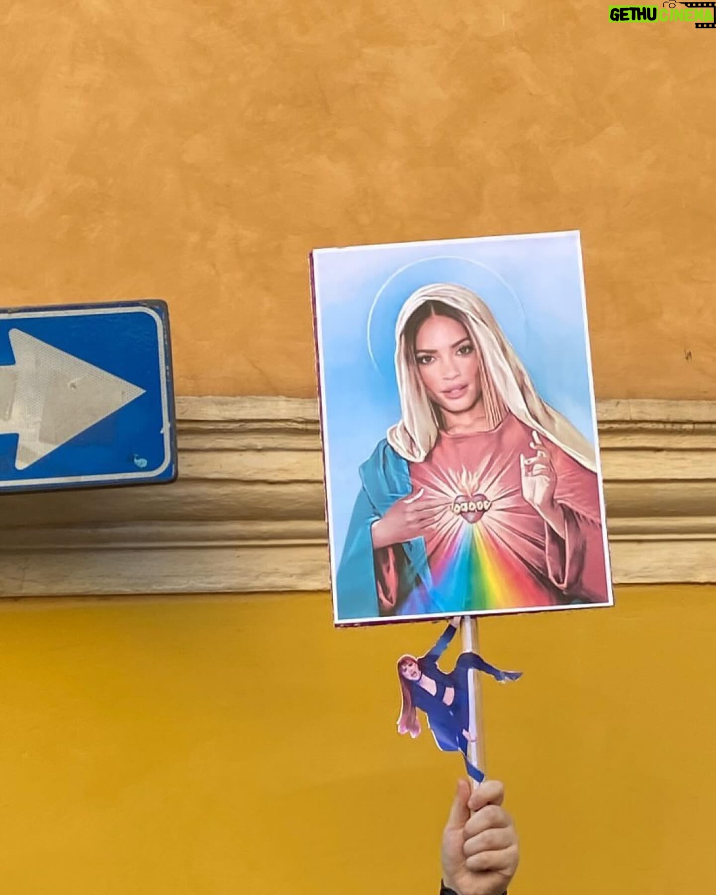 Brenda Lodigiani - 15.7K Likes - Quanta meravigliosa froc*aggine🌈
Che bello esserci stata dall’inizio alla fine
#romapride2024