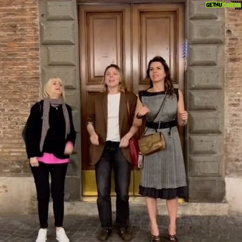 Brenda Lodigiani - 87.8K Likes - #notte così @iogeppicucciari @brenda_lodigiani #⛪️
🎥 @lalauracuppini