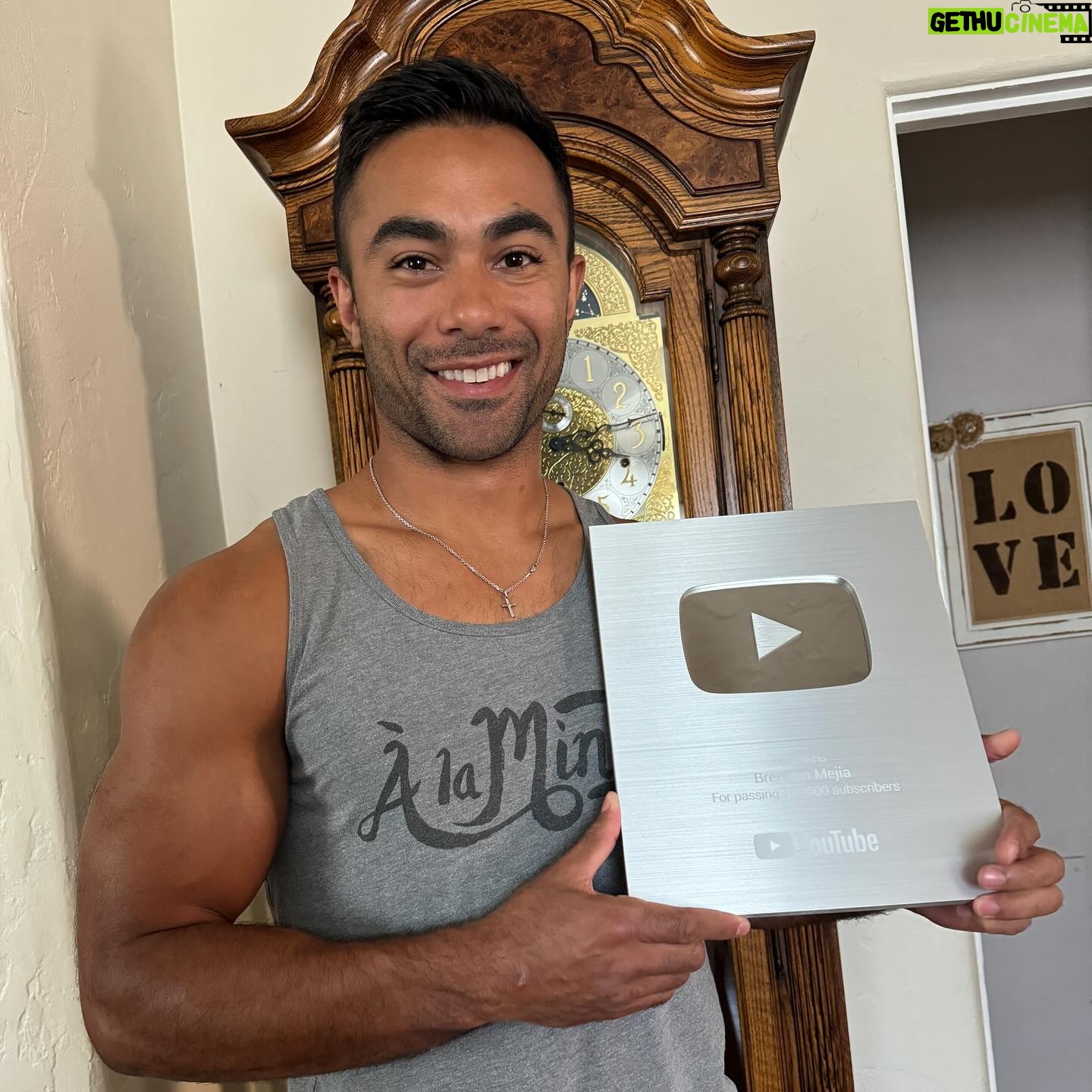Brennan Mejia - 4.6K Likes - This is pretty cool š 100k subs and counting!
Thank you everyone whoās subscribed to my channel and for your continued support throughout my career!!
Special thanks to @daniel.alan.head @shawna.christine.head @connermejia @stephenseanford and Zach Werre who have all supported my YT channel and myself so much!!
#youtube #youtuber #actor