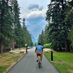 Brett Eldredge Instagram - BANFFFFFFFFF is somethin special🏔️🏔️🏔️