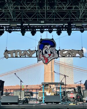 Brian Setzer Instagram - SOLD OUT hometown show at @rooftopatpier17 tonight 💥🗽