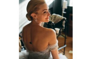 Brianne Howey Instagram - A little behind the scenes of hurry up and waiting #GinnyandGeorgia