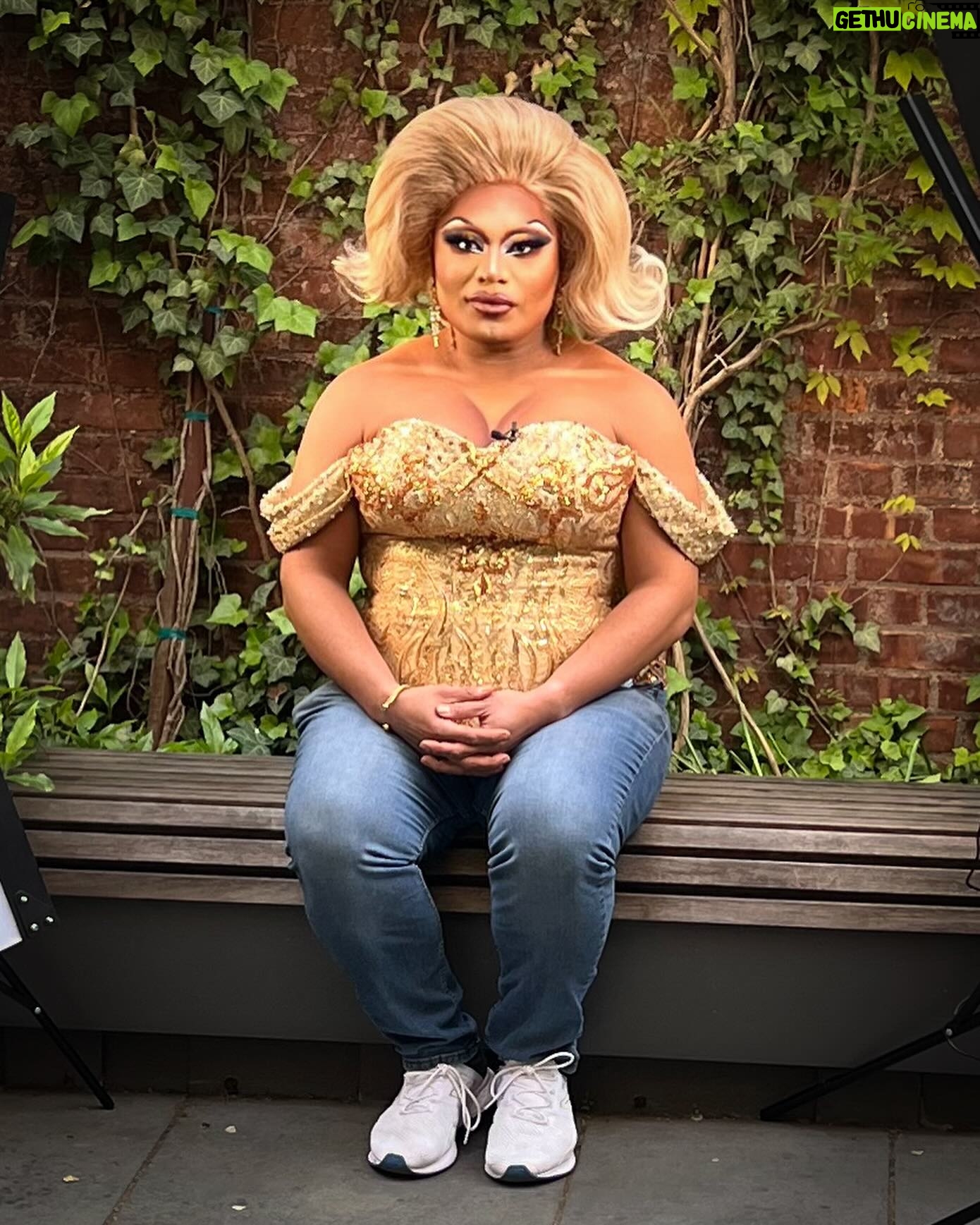 Brita Filter - 1.3K Likes - The Most Beautiful Gold Dress In The World. Designed by the incredible @bzawacki1.
•
•
•
•
•
#drag #dragrace #dragqueen #lgbtq #pride #brita #paramountplus #lgbtq🌈