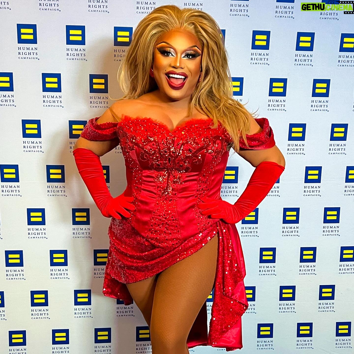 Brita Filter - 1.2K Likes - I will continue fighting alongside the @humanrightscampaign til every member of the #LGBTQ family has the freedom to live their truth without fear!
•
•
•
Dress: @bzawacki1
•
•
•
#HRC #gay #lesbian #bi #queer #trans #lgbt #dragqueen #dragrace #love #femocracy
